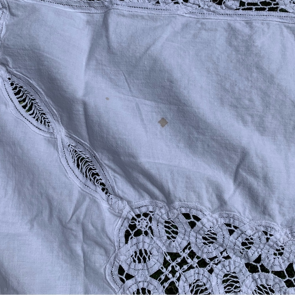 Table Cloths - Picture 3 of 9